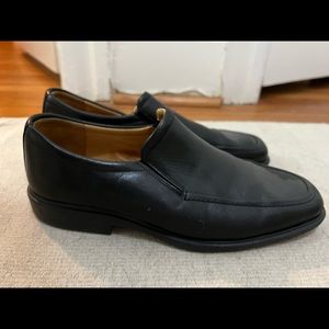 Black Johnston and Murphy flex sheepskin slip-on dress shoes